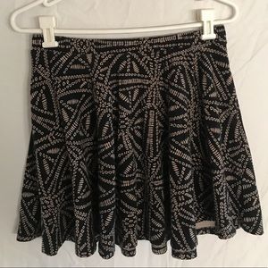 Forever 21 black pattern skirt